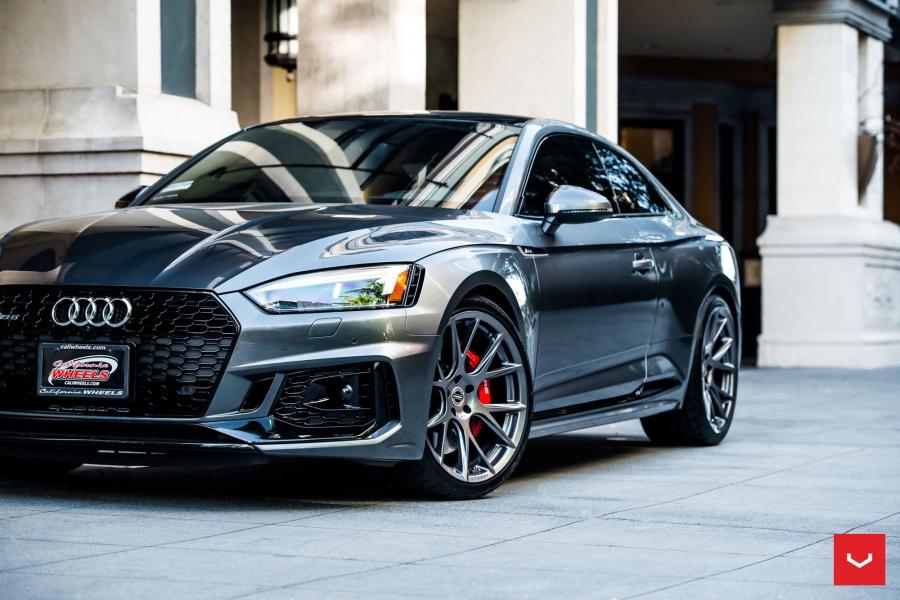 Детали экстерьера Audi RS5 Coupe on Vossen Wheels (VFS-6) 2019 года  (фото 6 из 10)